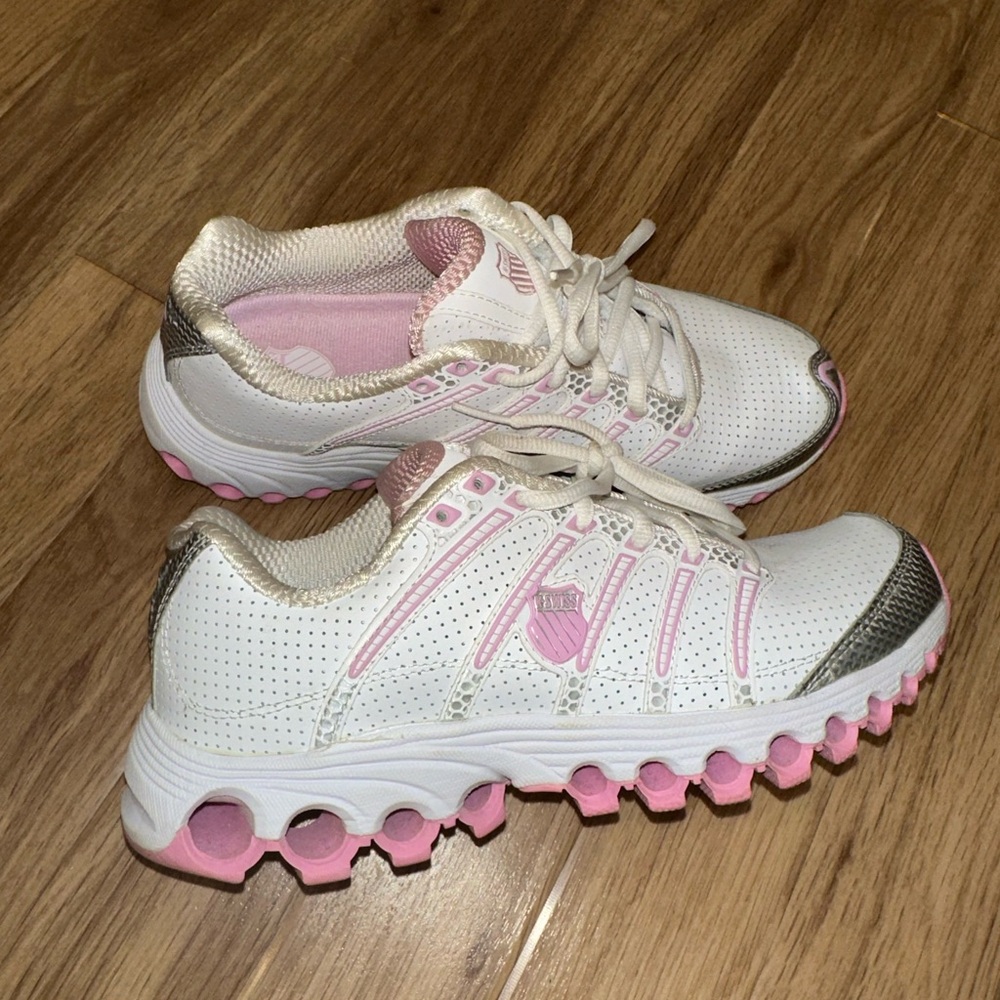K-SWISS woman’s tubes sneakers